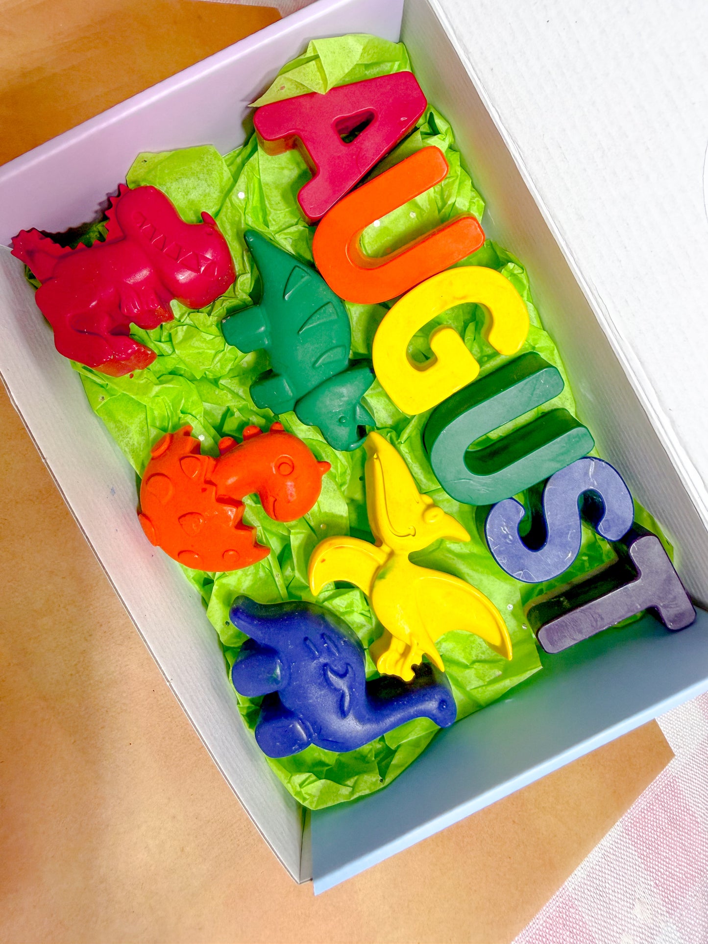Kids Personalized Name Crayons & Shape - Set