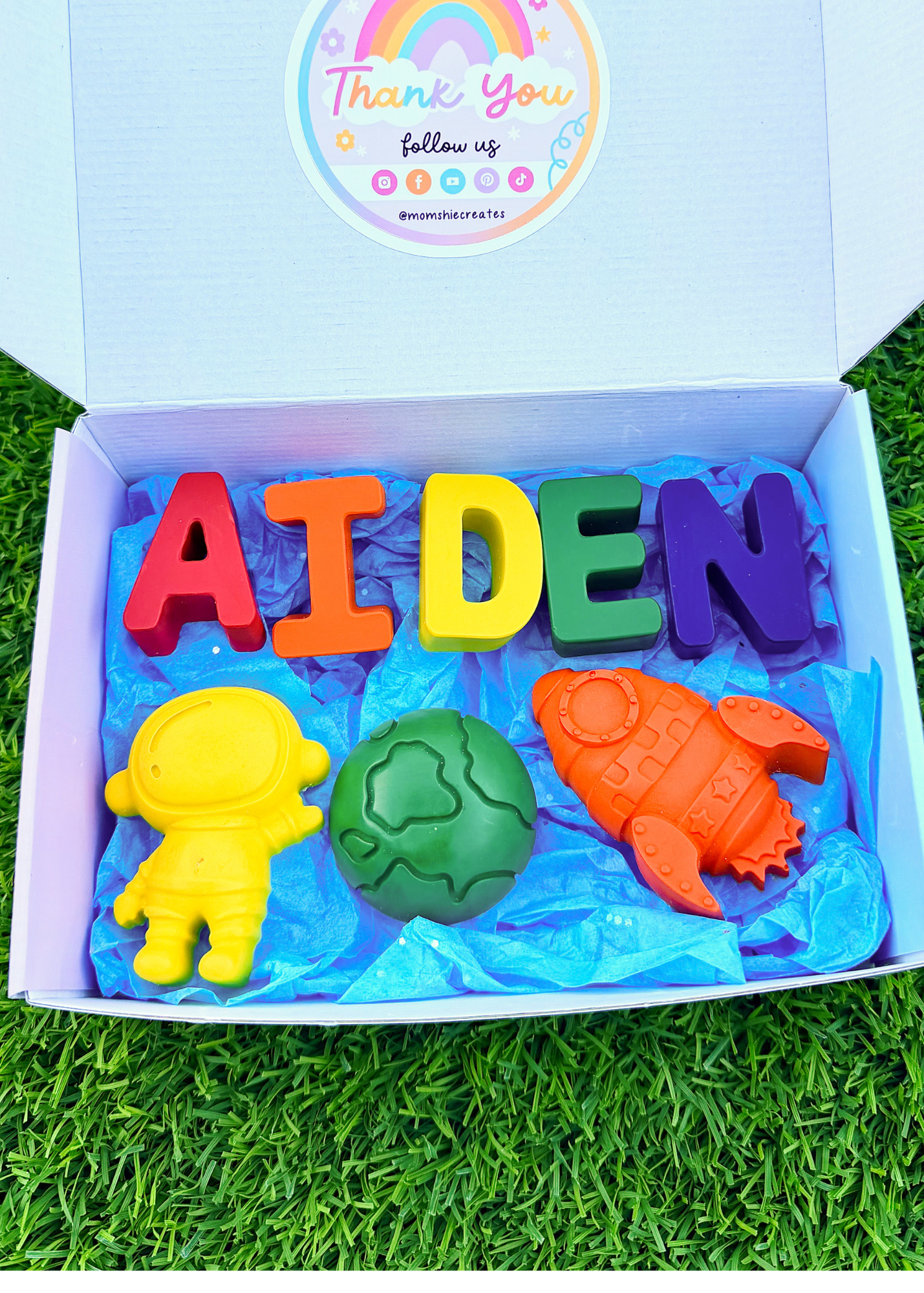 Kids Personalized Name Crayons & Shape - Set